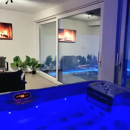 Hidden Gardens Luxury Apartments With Jacuzzi