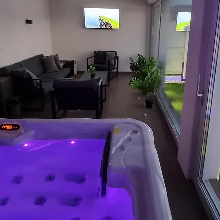Hidden Gardens Luxury Apartments With Jacuzzi Lägenhet *