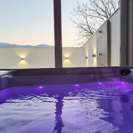 דירה Jacuzzi Istocno