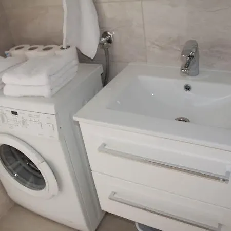 Jacuzzi Istocno דירה *